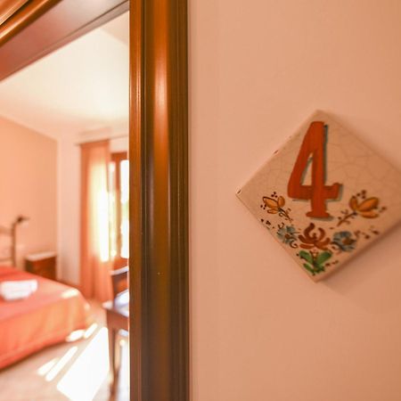 Bed and Breakfast Aurora Кастеллуццо Номер фото